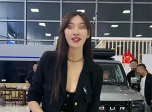 直播卖车的女主播冰冰上热搜~汽车销售界懂得“流量密码”！